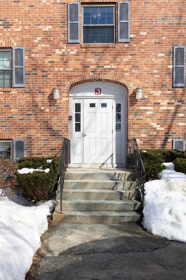 Building Photo - 3 Fairfax Ave