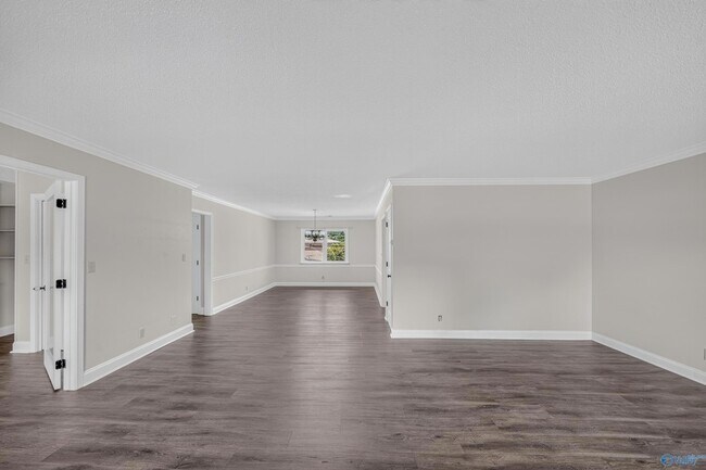 Building Photo - 1208 SE Willowbrook Dr