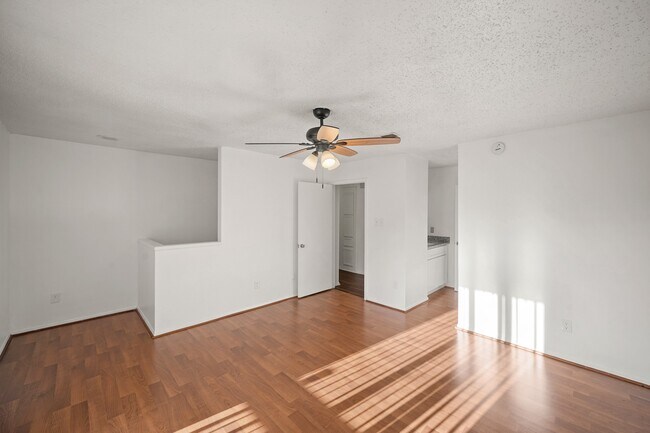 Building Photo - 3987 Tanglewilde St