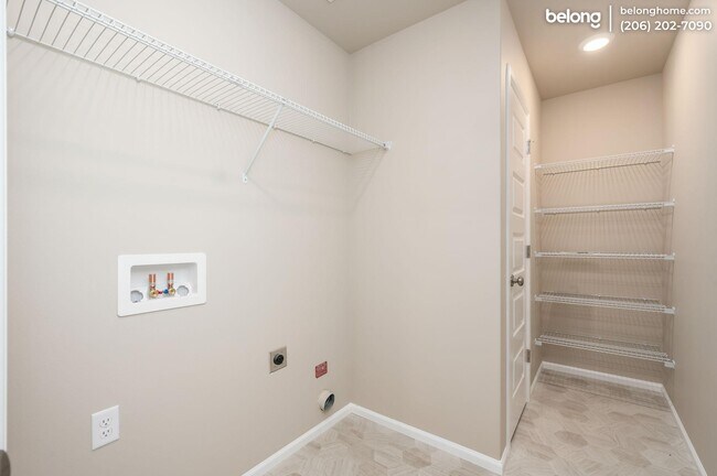 Building Photo - 3878 79th Dr NE