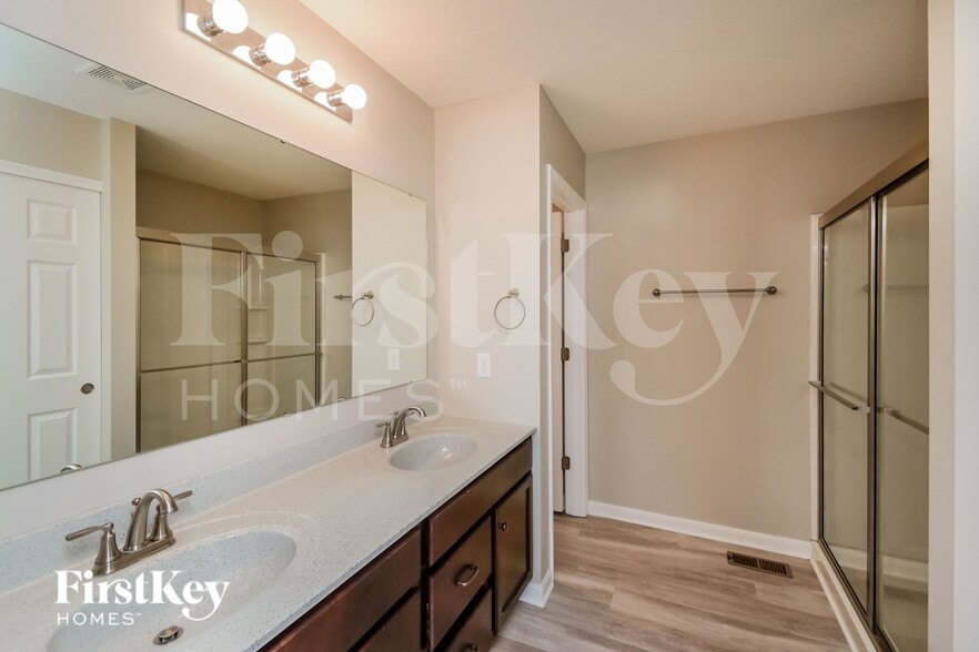 Building Photo - 5510 Wood Spg Ln