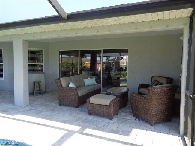 Building Photo - 2127 SW 52nd Ln