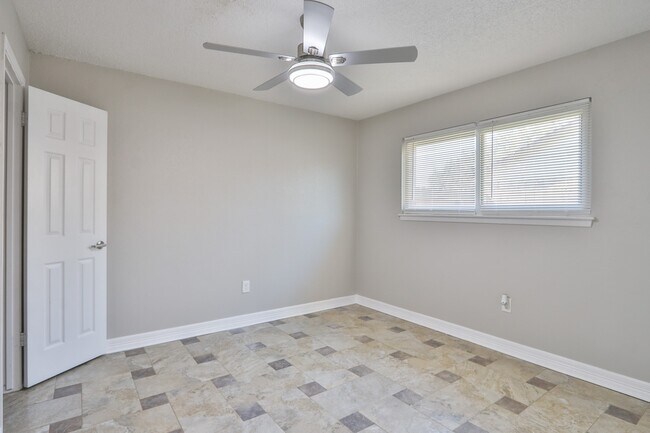 Building Photo - 509 Belmont Dr