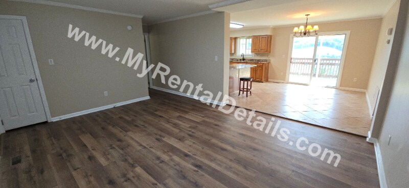 Building Photo - 11 Wayside Rd