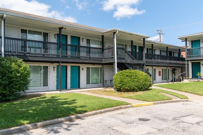 Building Photo - 1685 Alexandria Dr