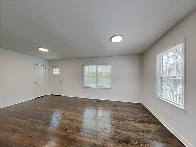 Building Photo - 512 Aberdeen Dr NW