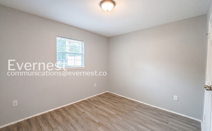 Building Photo - 8117 Richland Dr