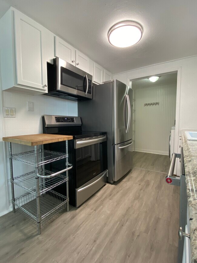 Building Photo - 12120 71st St E