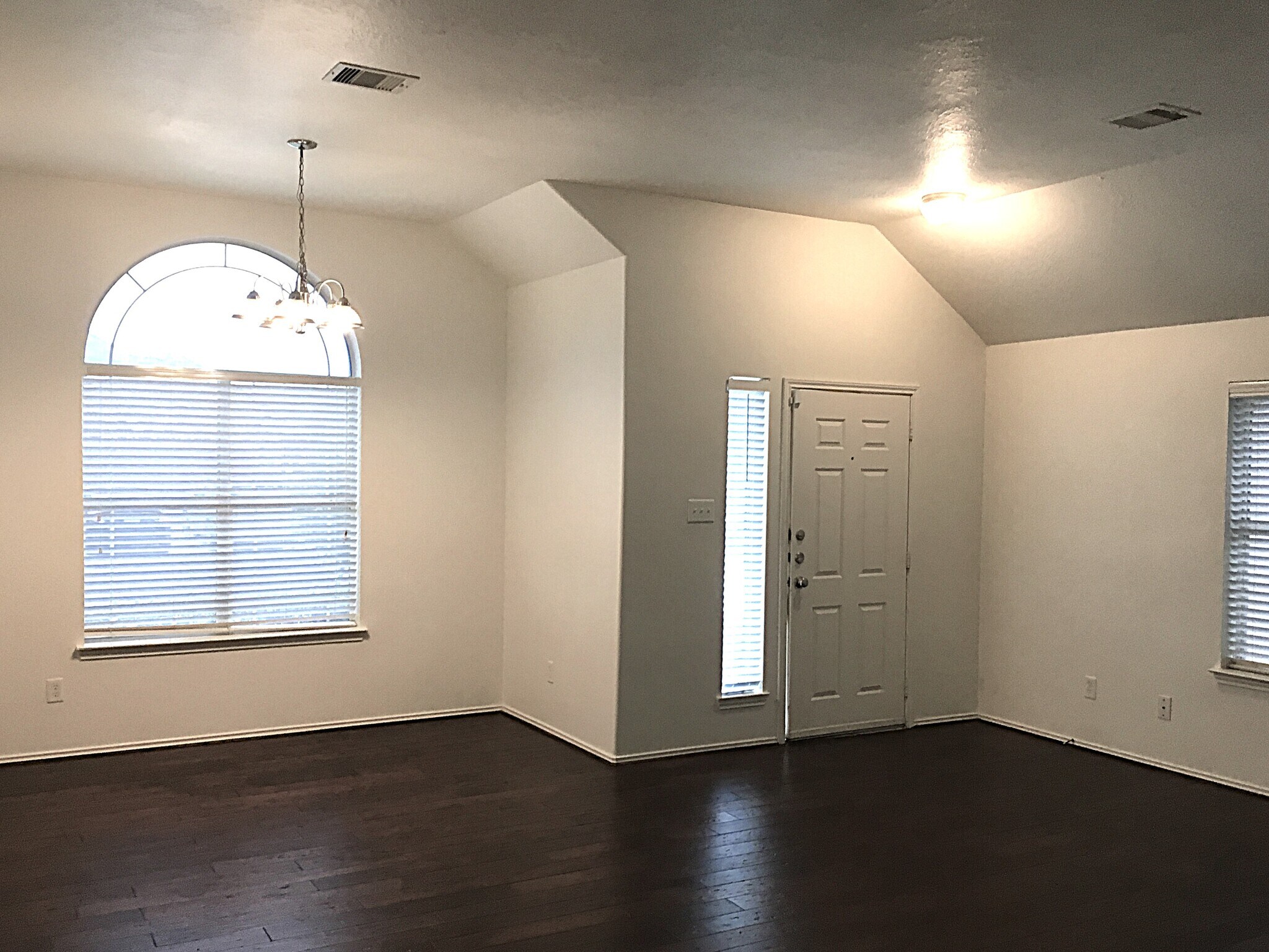 Building Photo - 10019 Blissful Valley Ln