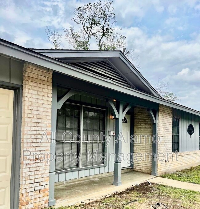 Building Photo - 4923 Creekmoor Dr