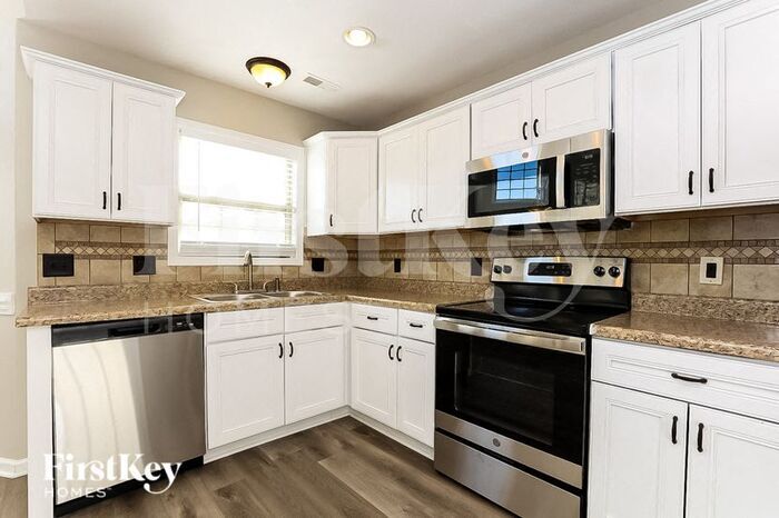 Building Photo - 1165 Chinook Cir