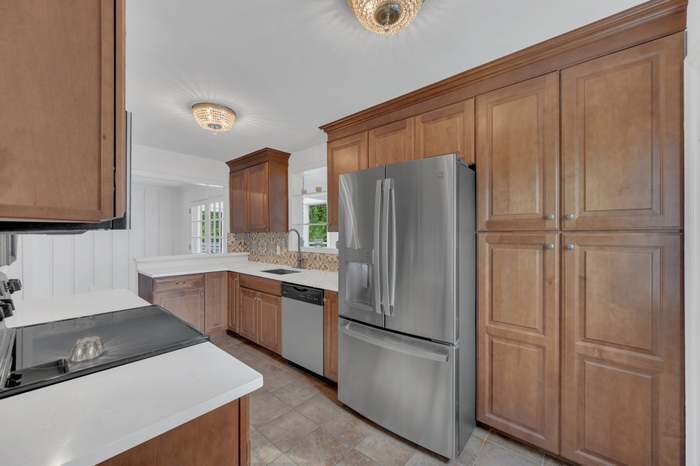 Building Photo - 828 Lemont Dr