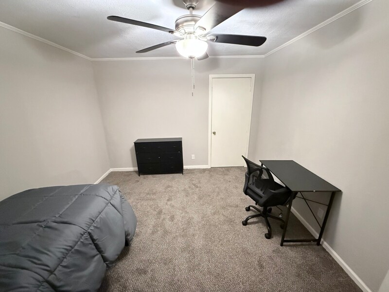 Building Photo - 7418 Oscar Dr