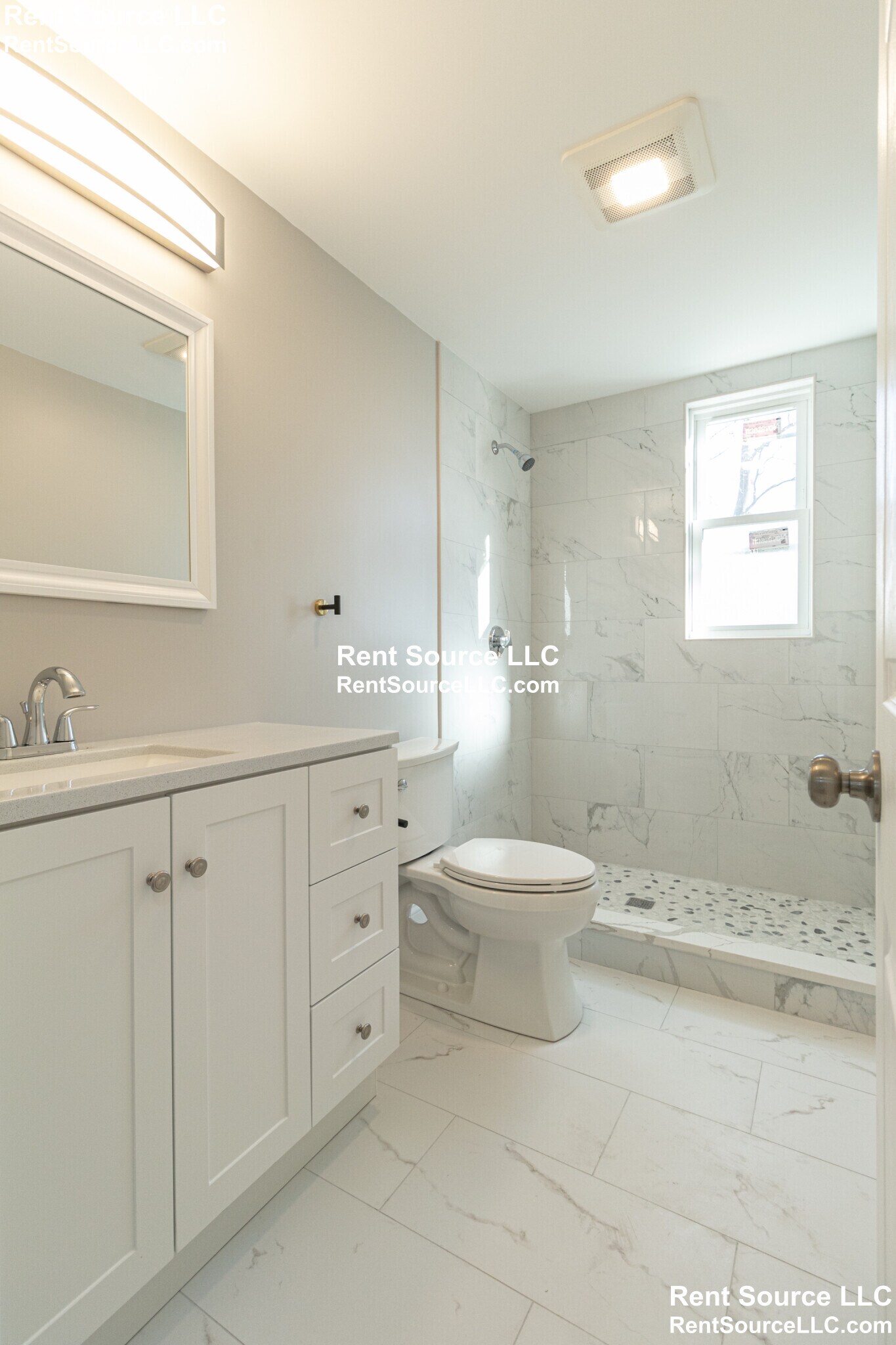 Building Photo - 97 Elm St