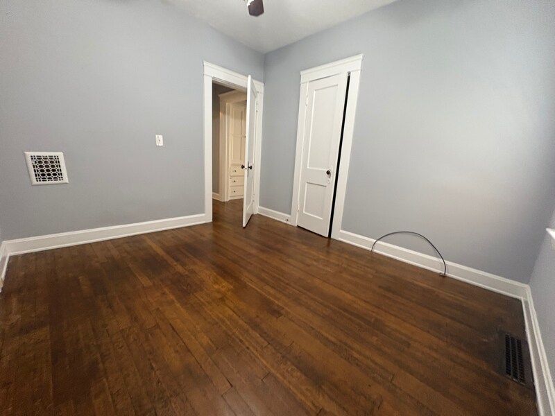 Building Photo - 2313 Grandview Ave