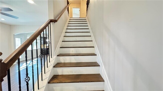 Building Photo - 4408 Black Hills Dr NW