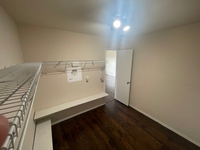 Building Photo - 220 Chalk Mountain Dr