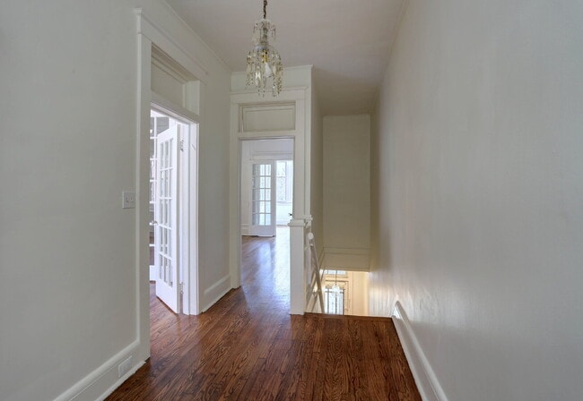 Building Photo - 3BD/1BA: Stunning Duplex in Baltimore City