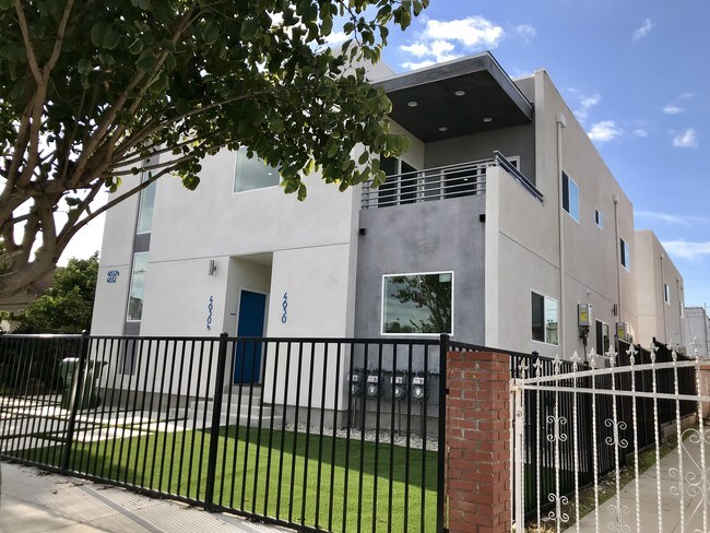 Primary Photo - 4630 W 18th St