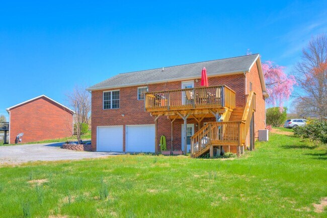 Building Photo - 90 Dudley Dr NW