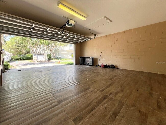Building Photo - 7138 Five Oaks Dr