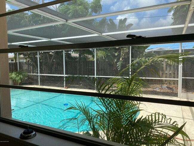 Building Photo - 466 Gateway Dr