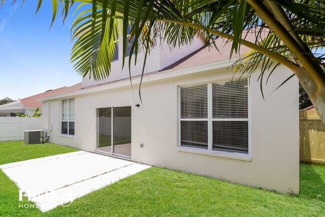 Building Photo - 8842 Cypress Hammock Dr