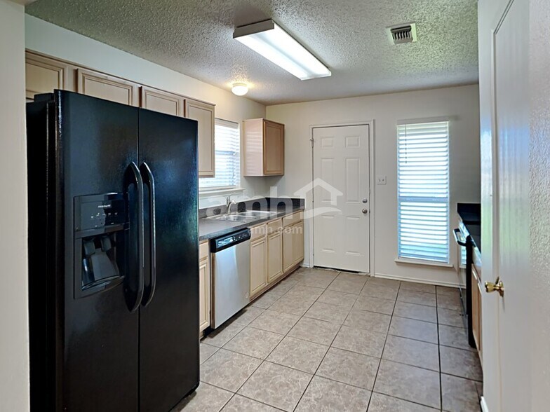 Building Photo - 7321 Avington Way