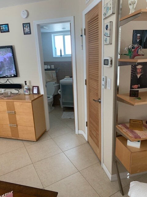 Building Photo - 1320 Miami Rd