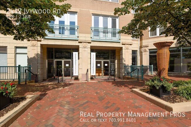 Building Photo - 2412 Ivywood Rd