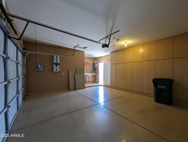 Building Photo - 5112 W Chambers St