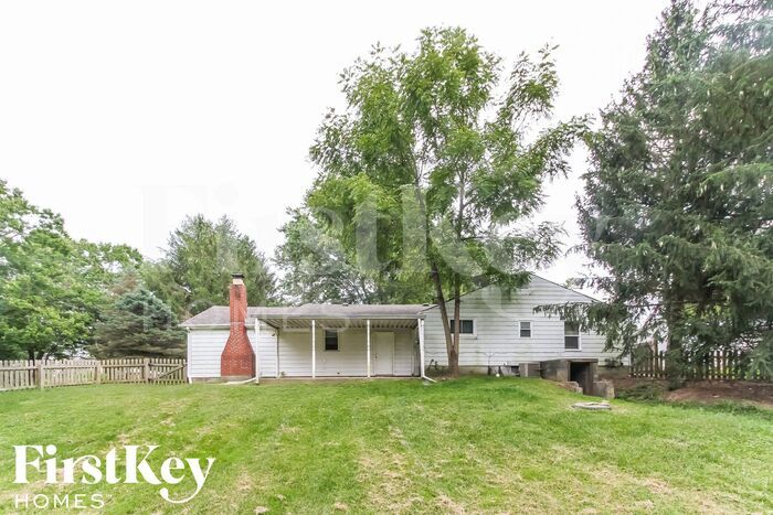 Building Photo - 5452 W Southport Rd