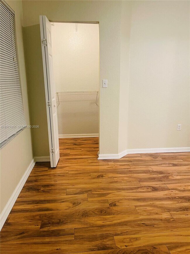 Building Photo - 6364 Landings Way