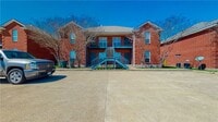 Building Photo - 1511 Hollow Hill Dr