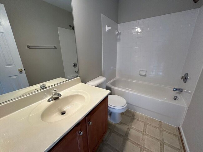 Building Photo - 4213 Normandy Ct