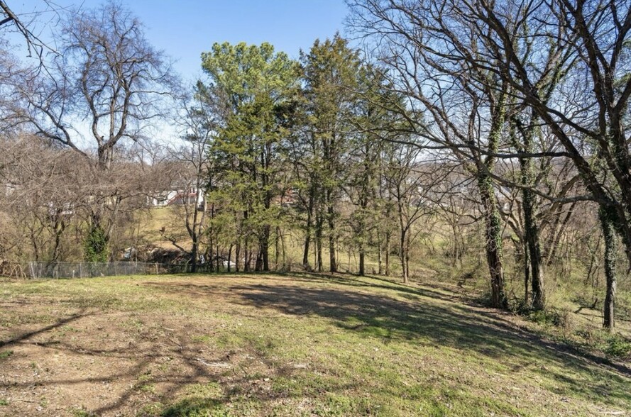 Building Photo - 3703 Valley Ridge Dr