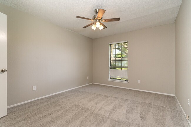 Building Photo - 2311 Lawnmeadow Dr