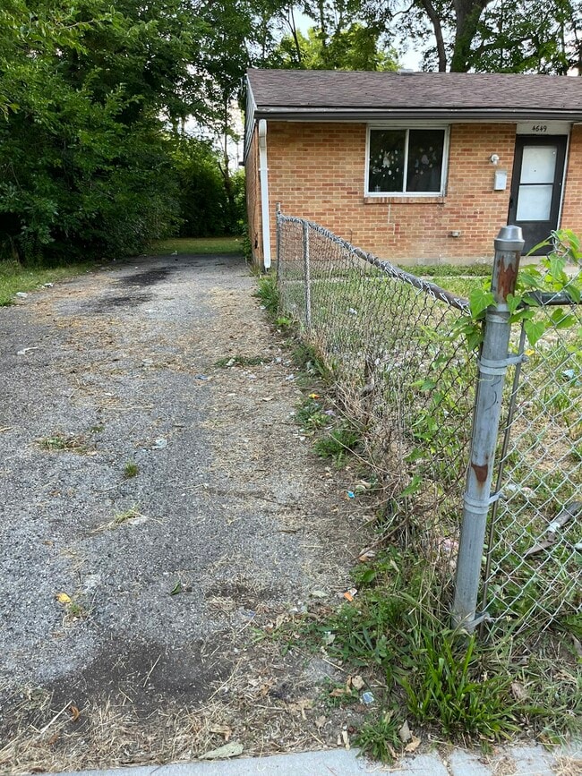 Building Photo - 4649 Forsythe Ave