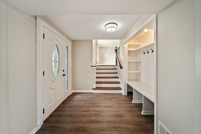 Building Photo - 1502 Carrol Ct