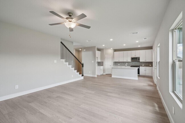 Building Photo - 2116 Gustavus Dr