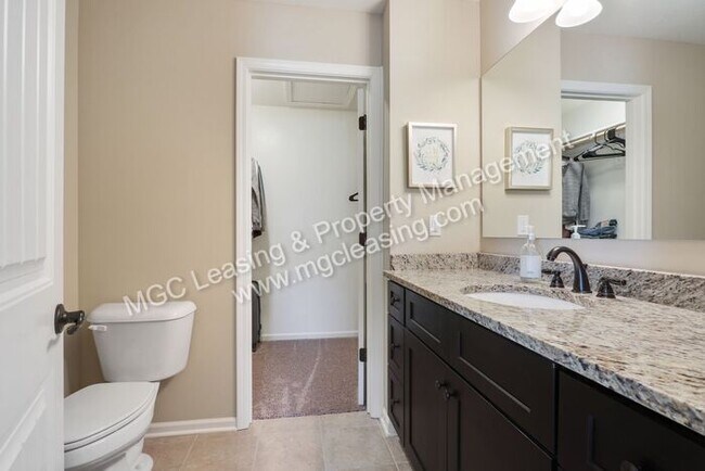 Building Photo - Serrano Townhomes: Modern Comfort & Cozy Kansas City Living + $500 off rent - ask me how