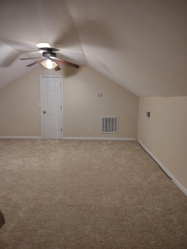 Building Photo - 103 Plamondon Dr