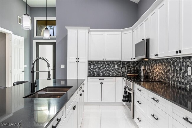 Building Photo - 4029 2nd Ave SE