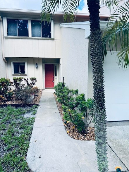 Building Photo - 1634 SW Crossing Cir