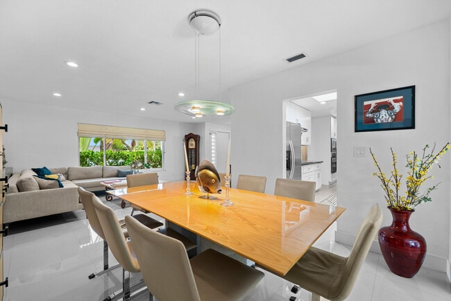 Building Photo - 326 Seven Isles Dr