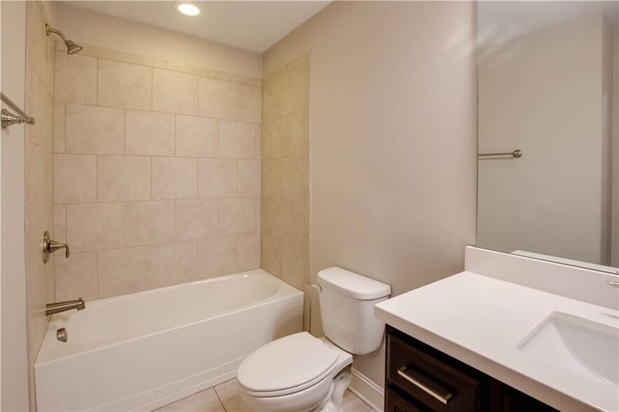 Building Photo - 1959 Townsend Ct