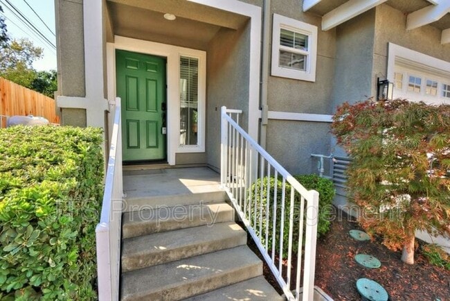 Building Photo - 3428 Trio Ln