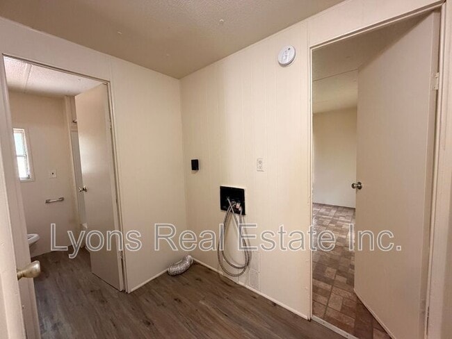 Building Photo - 8146 Tolles Dr