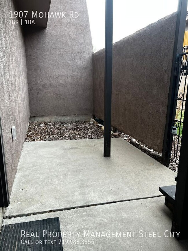 Building Photo - 2 Bedroom Townhome Near CSU Pueblo