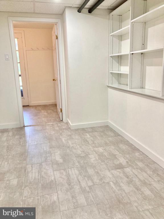 Building Photo - 7807 Spring Ave